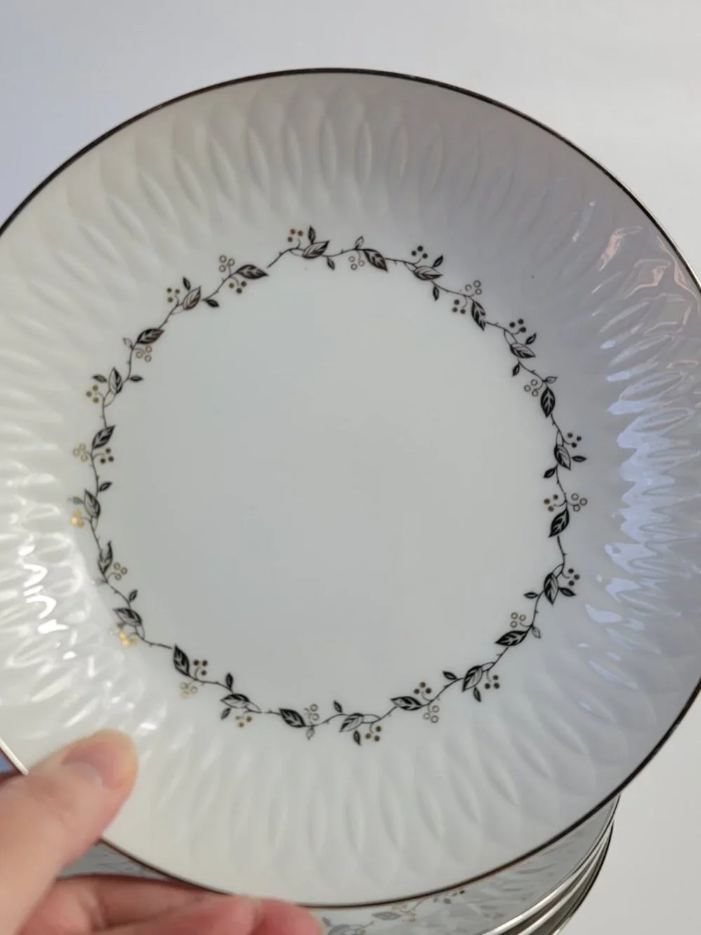 FOUR Sango Carillon Soup Bowls White Gold Berries Platinum Leaves